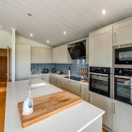Holiday home Whitehill - Uk47194 *